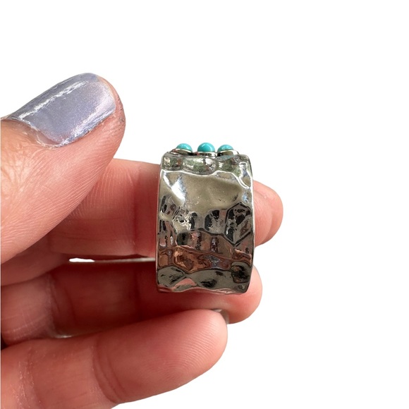 Hammered Sterling Silver Turquoise Flower Ring - Picture 3 of 6